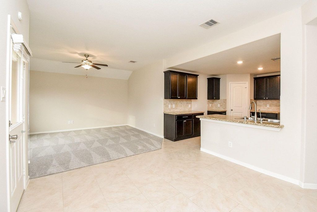 Image 2 of property listing at 29103 Jacobs River Drive, Katy, TX 77494