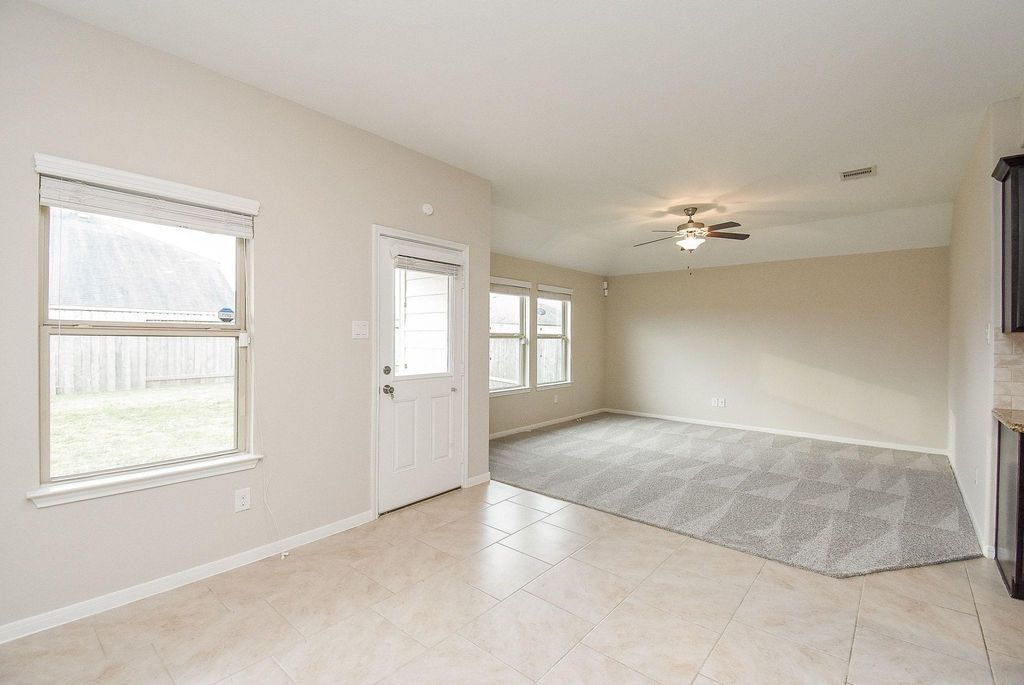 Image 4 of property listing at 29103 Jacobs River Drive, Katy, TX 77494