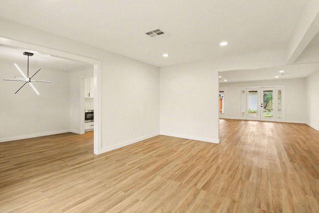 5814 Braesheather Drive, Houston, TX 77096