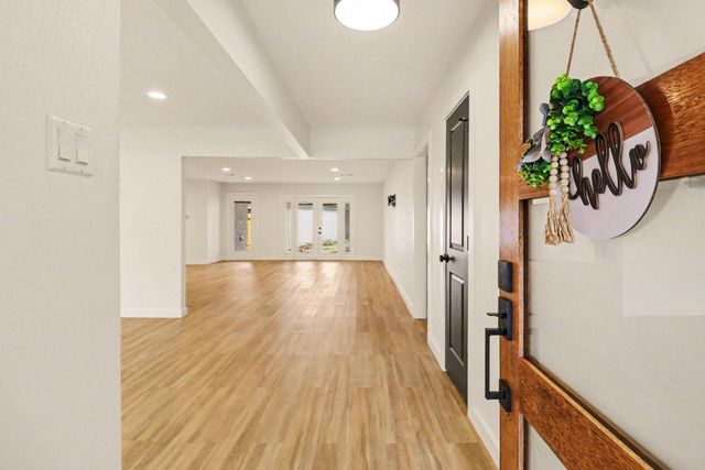 5814 Braesheather Drive, Houston, TX 77096