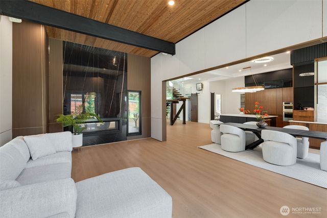 9741 132nd Avenue NE, Kirkland, WA 98033