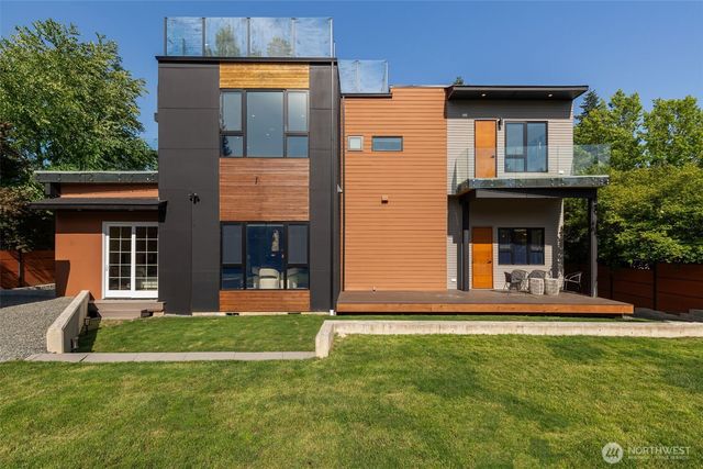 9741 132nd Avenue NE, Kirkland, WA 98033