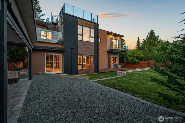 9741 132nd Avenue NE, Kirkland, WA 98033