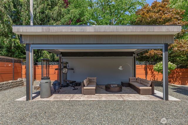 9741 132nd Avenue NE, Kirkland, WA 98033