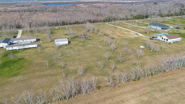 2757 Fm 686, Dayton, TX 77535