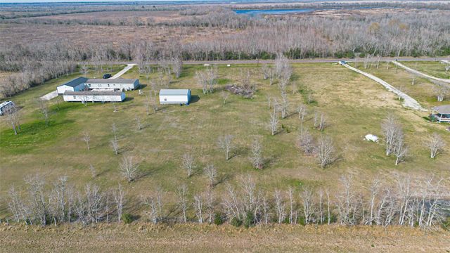 2757 Fm 686, Dayton, TX 77535