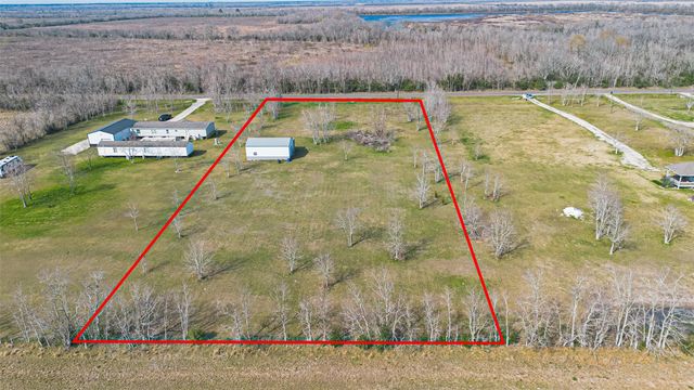 2757 Fm 686, Dayton, TX 77535