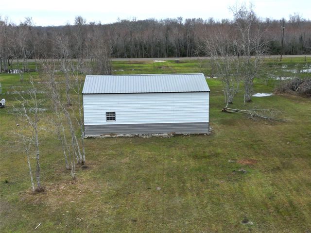 2757 Fm 686, Dayton, TX 77535