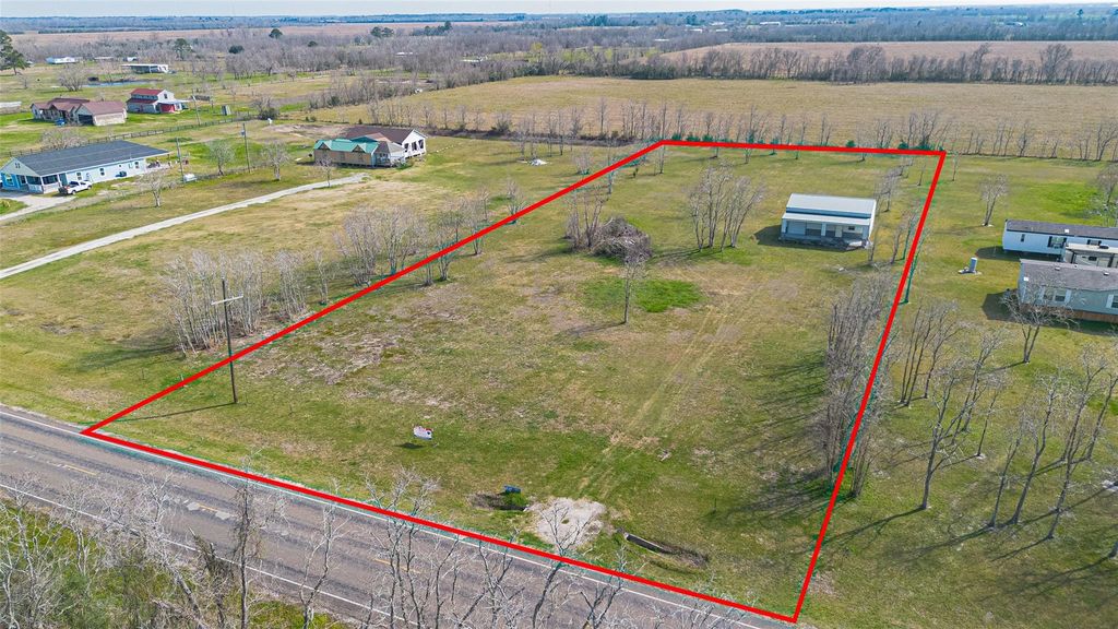 2757 Fm 686, Dayton, TX 77535