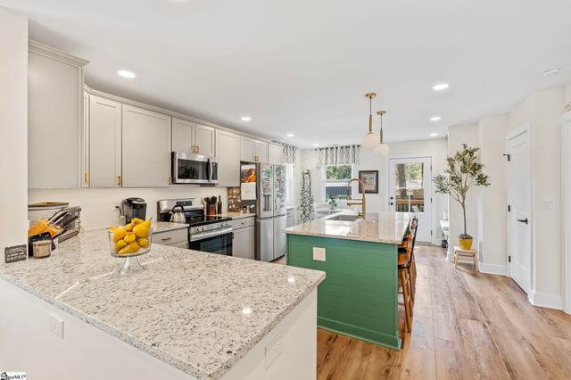 7 Lark Street, Greenville, SC 29607