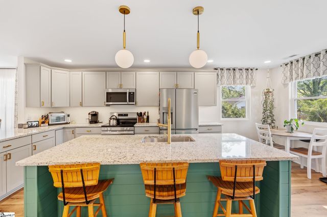 7 Lark Street, Greenville, SC 29607