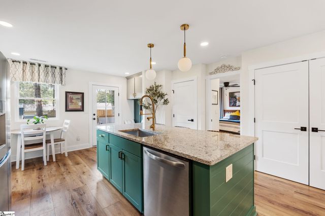 7 Lark Street, Greenville, SC 29607