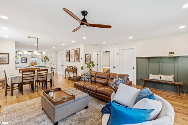 7 Lark Street, Greenville, SC 29607