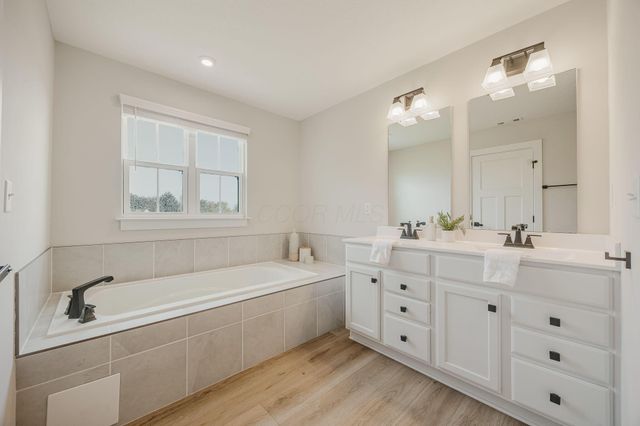 1236 Portrush Drive, Sunbury, OH 43074