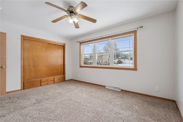 1960 27th Street, Marion, IA 52302