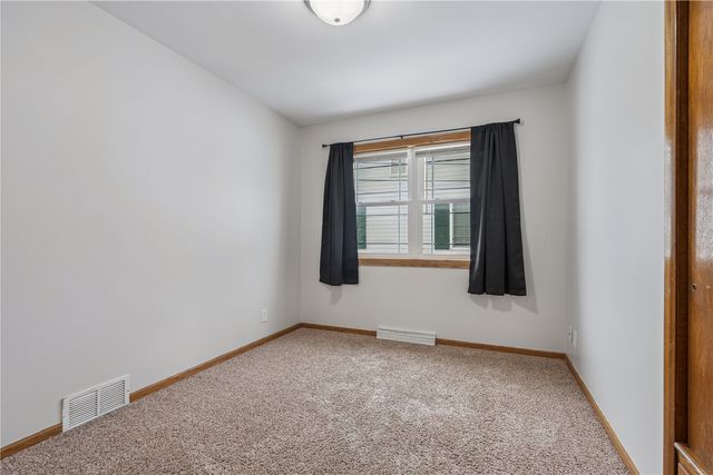 1960 27th Street, Marion, IA 52302