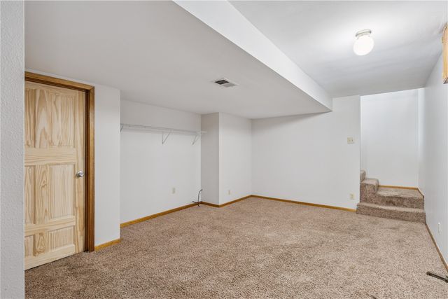 1960 27th Street, Marion, IA 52302