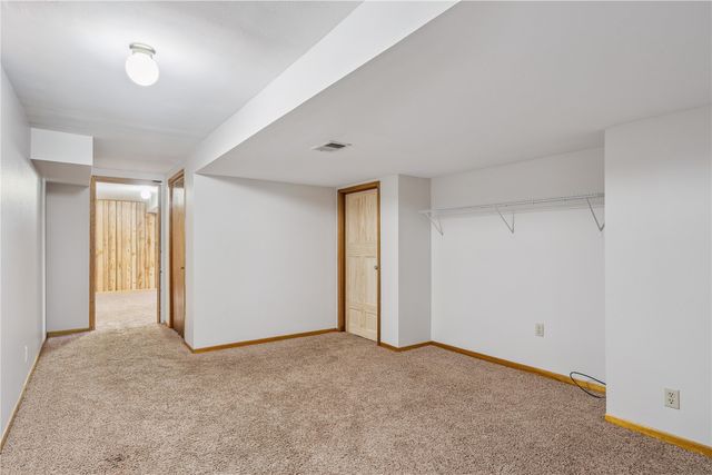 1960 27th Street, Marion, IA 52302