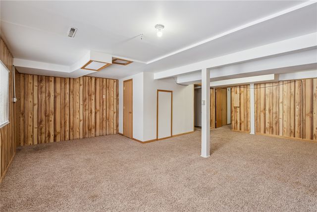 1960 27th Street, Marion, IA 52302