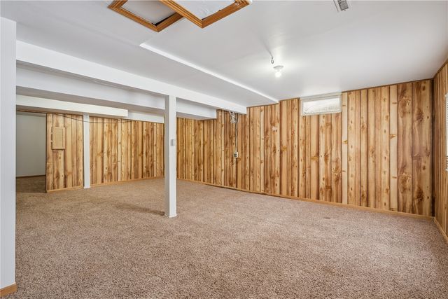 1960 27th Street, Marion, IA 52302