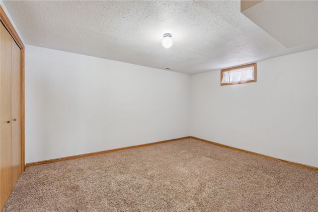 1960 27th Street, Marion, IA 52302