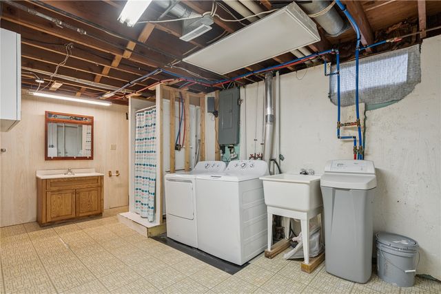 1960 27th Street, Marion, IA 52302