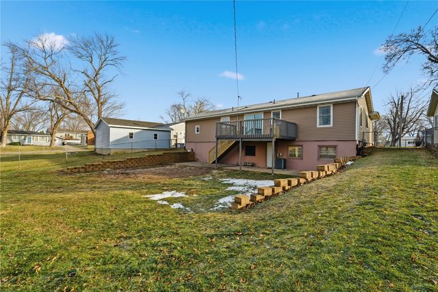 1960 27th Street, Marion, IA 52302