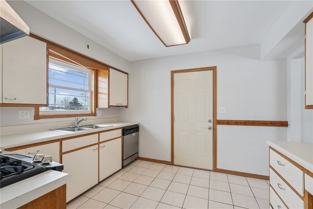 1960 27th Street, Marion, IA 52302