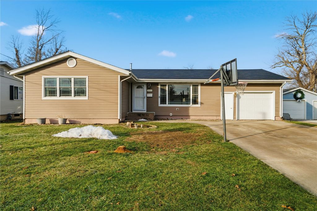 1960 27th Street, Marion, IA 52302