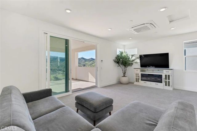 26712 Afton Lane, Valencia, CA 91381