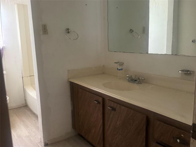 2201 Webster Street, League City, TX 77573