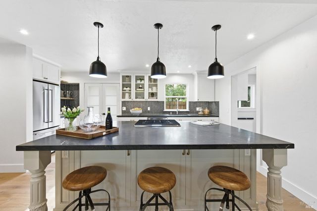 1123 Oak Ave, St. Helena, CA 94574