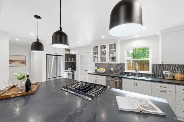 1123 Oak Ave, St. Helena, CA 94574