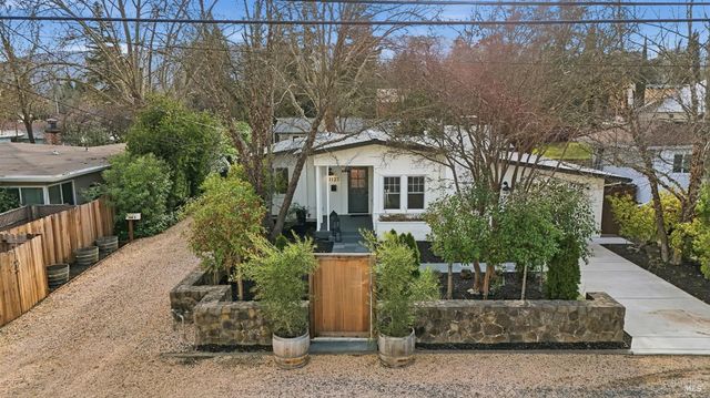 1123 Oak Ave, St. Helena, CA 94574