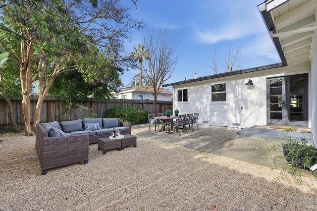 1123 Oak Ave, St. Helena, CA 94574