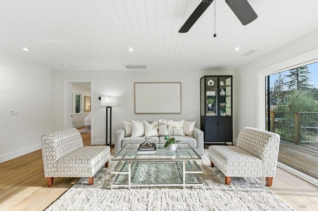 1123 Oak Ave, St. Helena, CA 94574