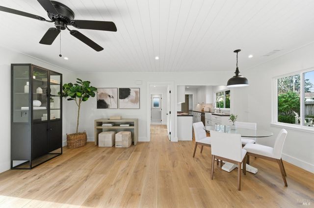 1123 Oak Ave, St. Helena, CA 94574