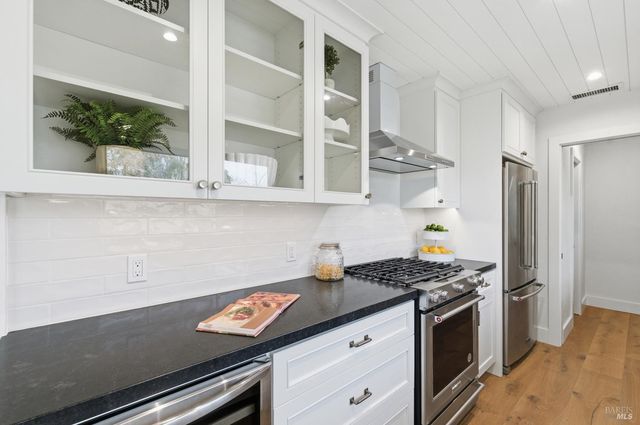 1123 Oak Ave, St. Helena, CA 94574