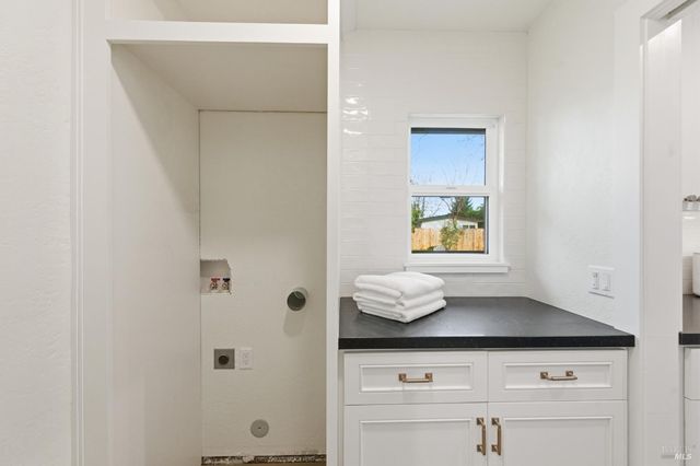 1123 Oak Ave, St. Helena, CA 94574