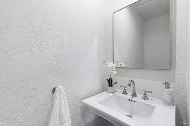 1123 Oak Ave, St. Helena, CA 94574