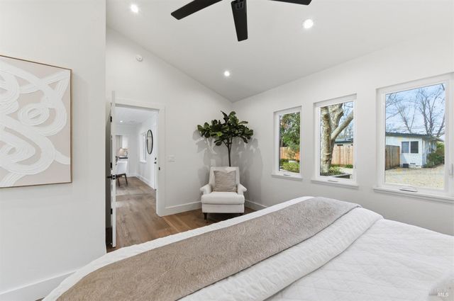 1123 Oak Ave, St. Helena, CA 94574