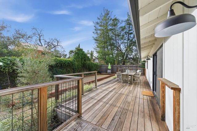 1123 Oak Ave, St. Helena, CA 94574