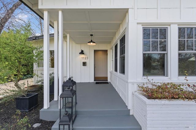 1123 Oak Ave, St. Helena, CA 94574