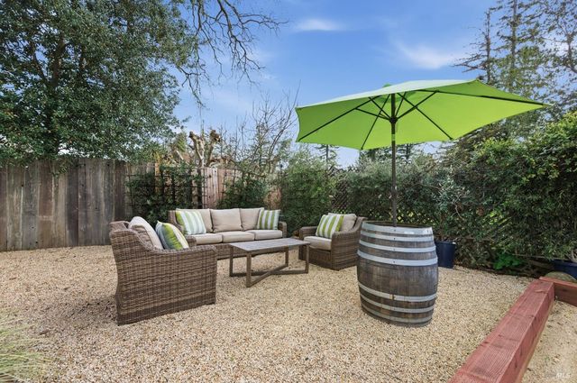 1123 Oak Ave, St. Helena, CA 94574