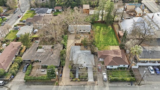 1123 Oak Ave, St. Helena, CA 94574