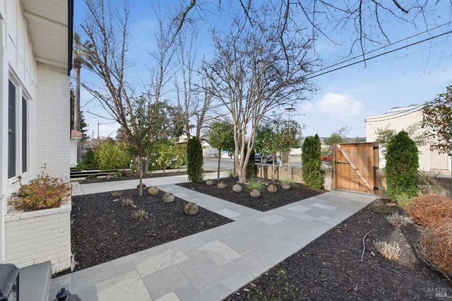 1123 Oak Ave, St. Helena, CA 94574