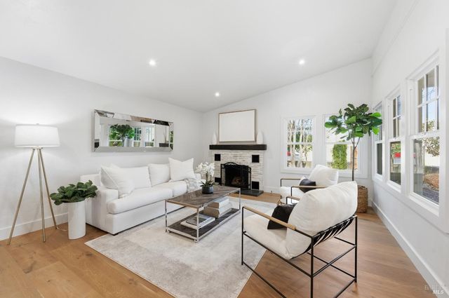 1123 Oak Ave, St. Helena, CA 94574