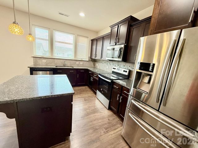 4909 Grace View Drive, Pineville, NC 28134