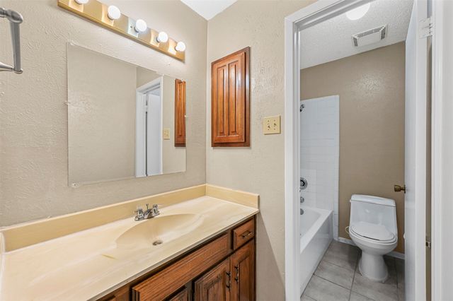 14800 Enterprise Drive 22D, Farmers Branch, TX 75234