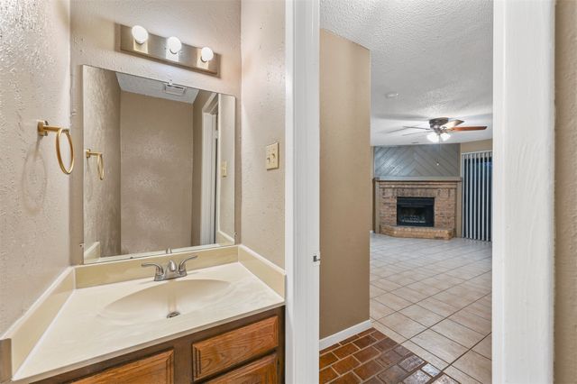 14800 Enterprise Drive 22D, Farmers Branch, TX 75234